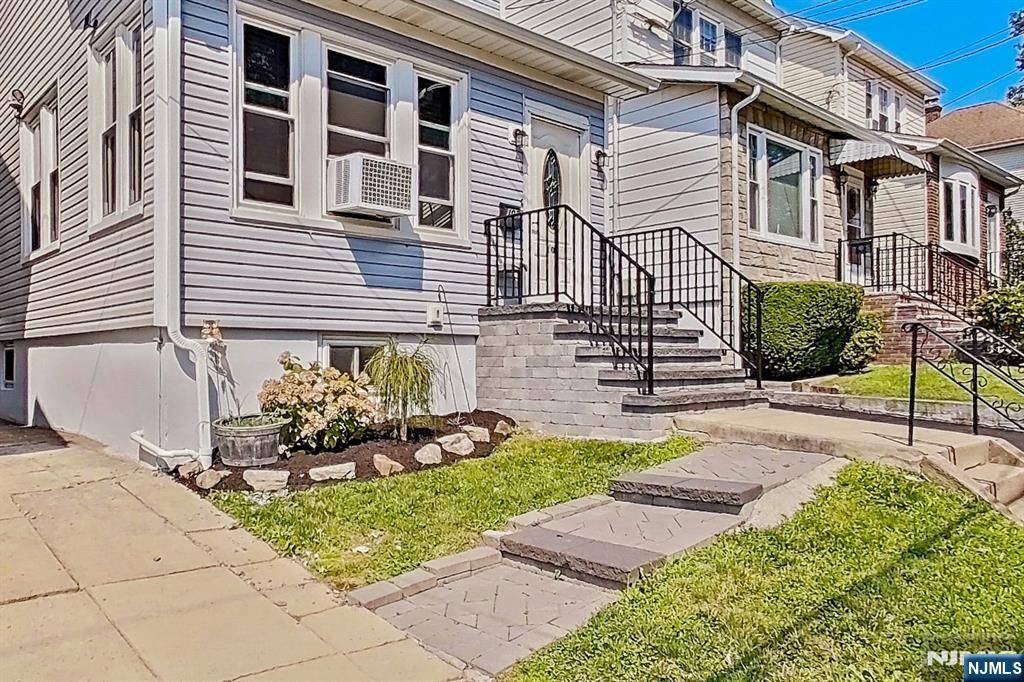 North Arlington, NJ 07031,102 Ilford AVE