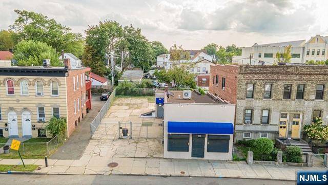 East Orange, NJ 07018,123 Tremont AVE