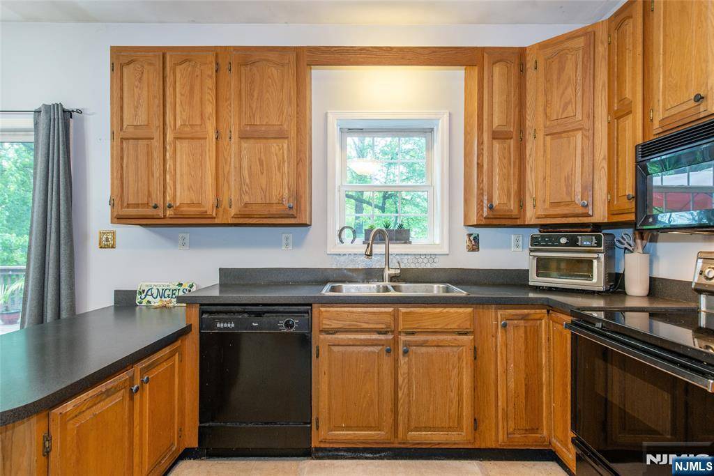 Wayne, NJ 07470,5 Wills AVE