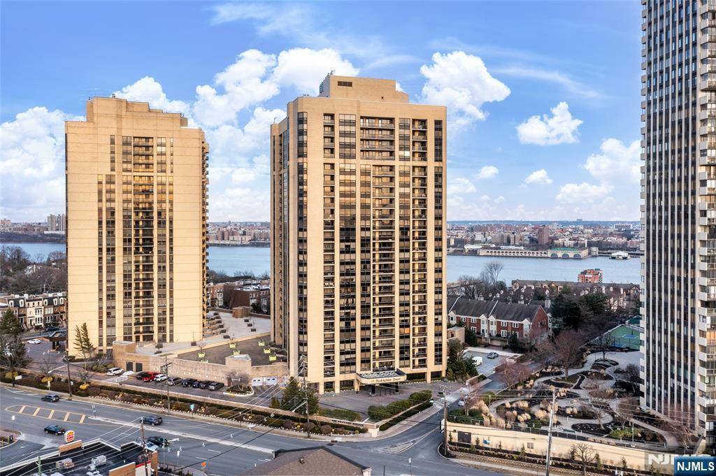 Fort Lee, NJ 07024,800 Palisade AVE #1804