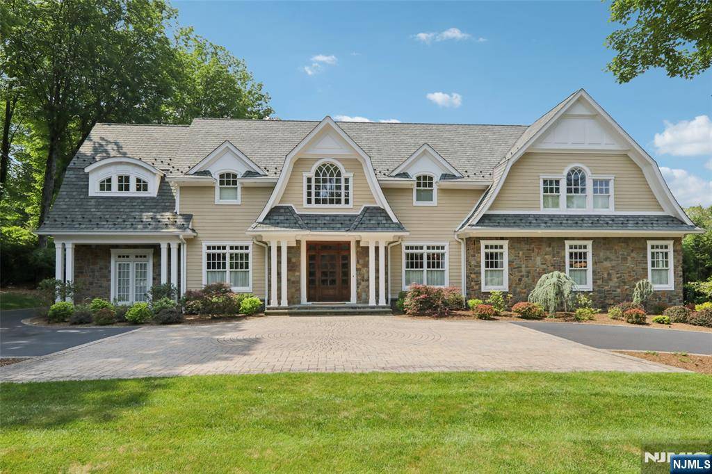 Saddle River, NJ 07458,14 Upper Cross RD