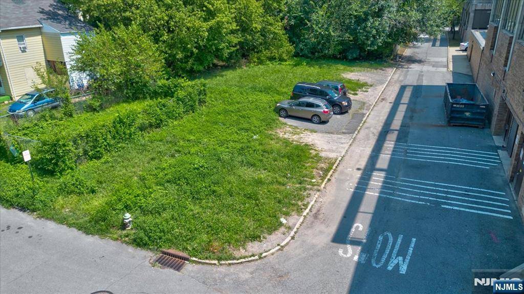 East Orange, NJ 07017,60 Morris ST