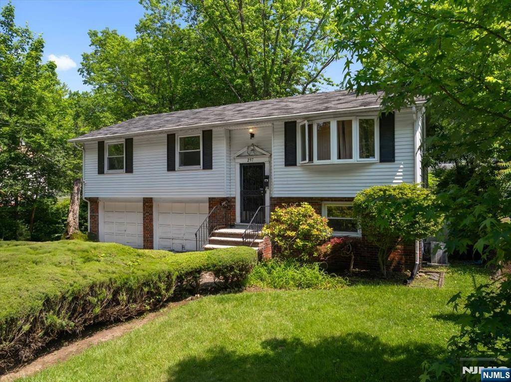 Englewood, NJ 07631,297 Genesee AVE