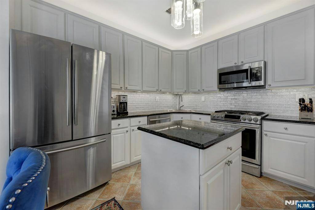 Mahwah, NJ 07430,1115 Stafford ST