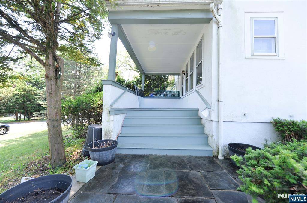 Ridgewood, NJ 07450,436 Jackson TER