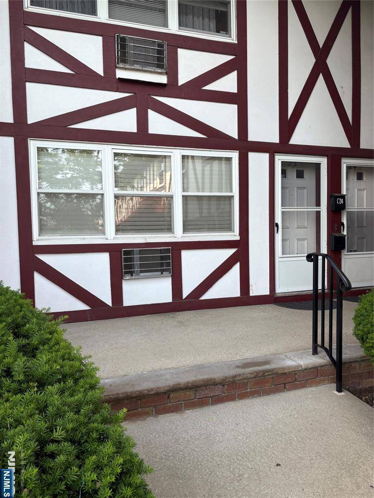Nutley, NJ 07110,25 River RD #23