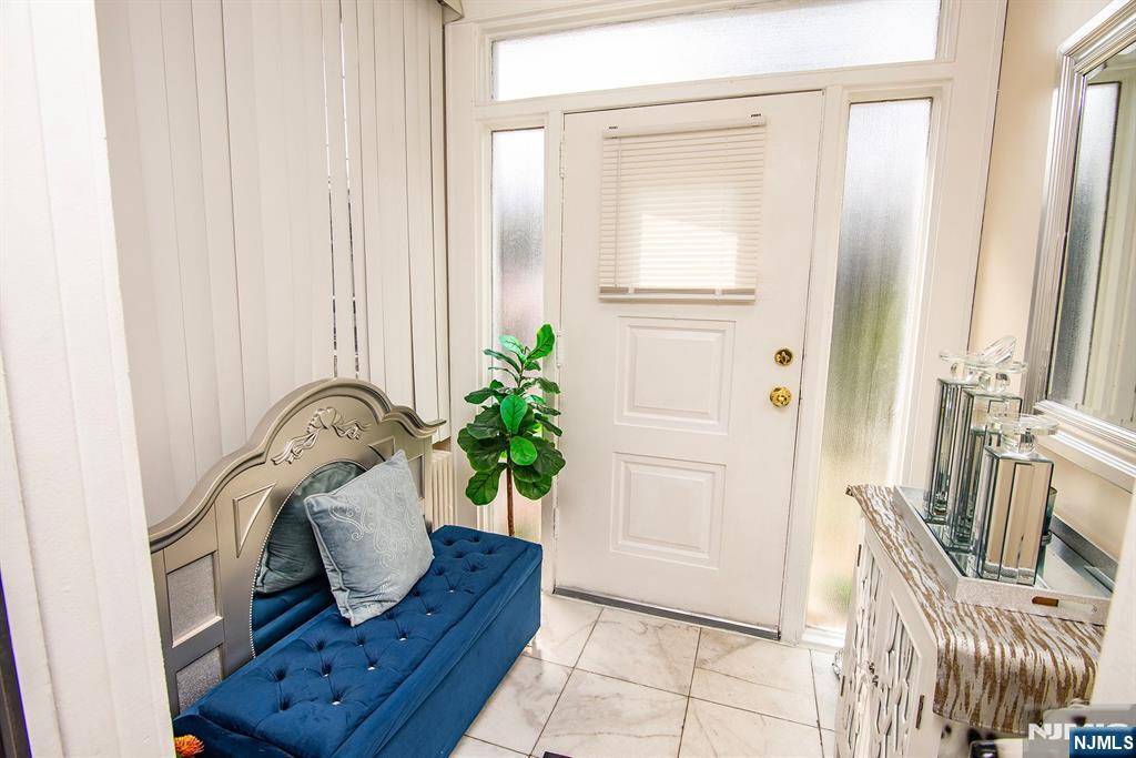 Cliffside Park, NJ 07010,710 Hillside AVE