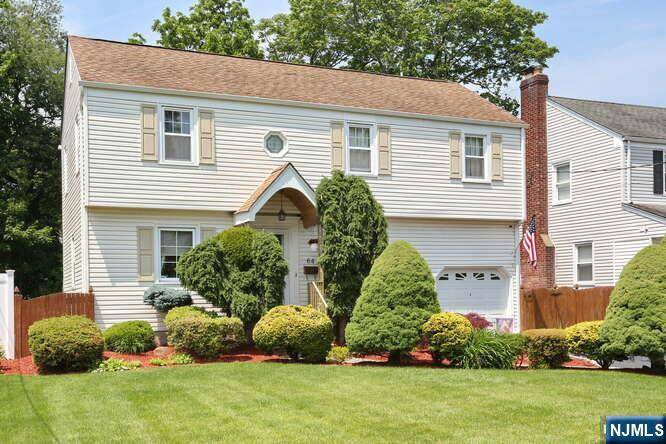 Bergenfield, NJ 07621,64 Lunn AVE