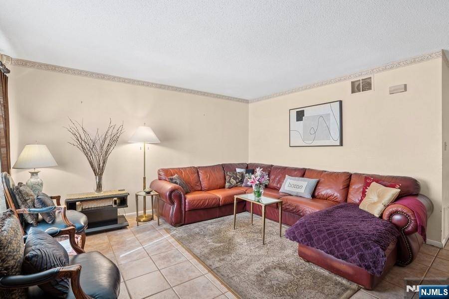 Orange, NJ 07050,281 Reynolds TER #19