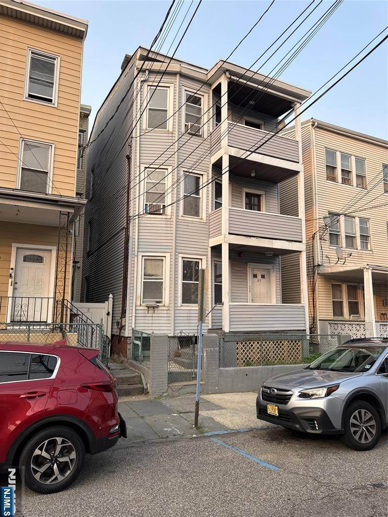 Paterson, NJ 07522,48 Jasper ST