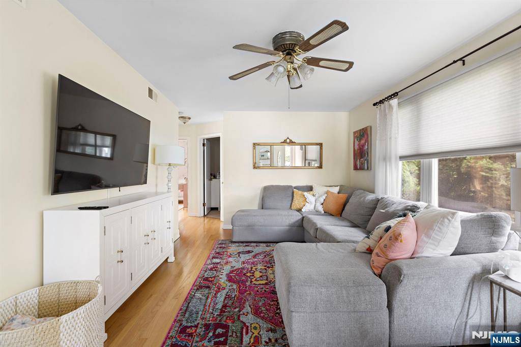Secaucus, NJ 07094,6 Gail PL