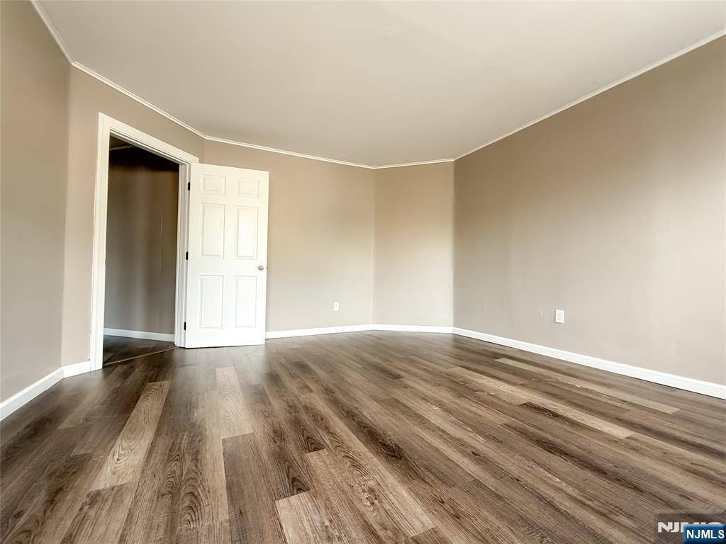 Clifton, NJ 07014,1 Oak ST
