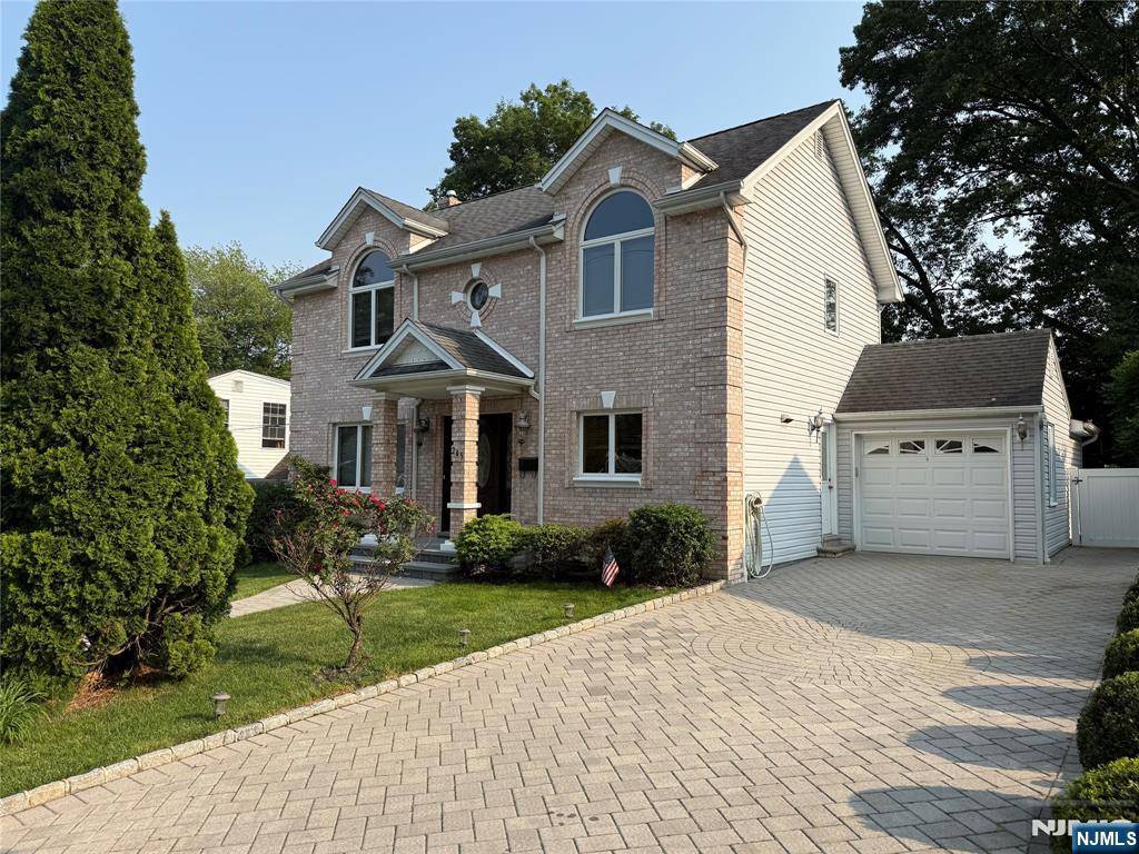 River Edge, NJ 07661,245 Madison AVE