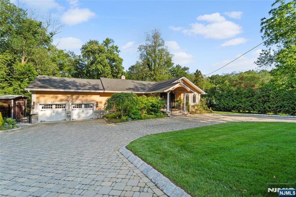 Hillsdale, NJ 07642,198 Pascack RD