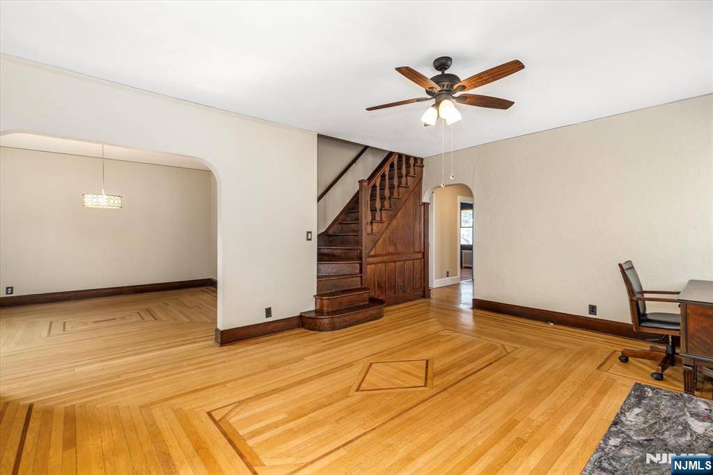 Hasbrouck Heights, NJ 07604,211 Harrison AVE