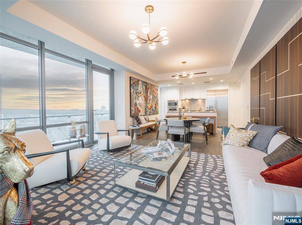 Cliffside Park, NJ 07010,320 Adolphus AVE #815