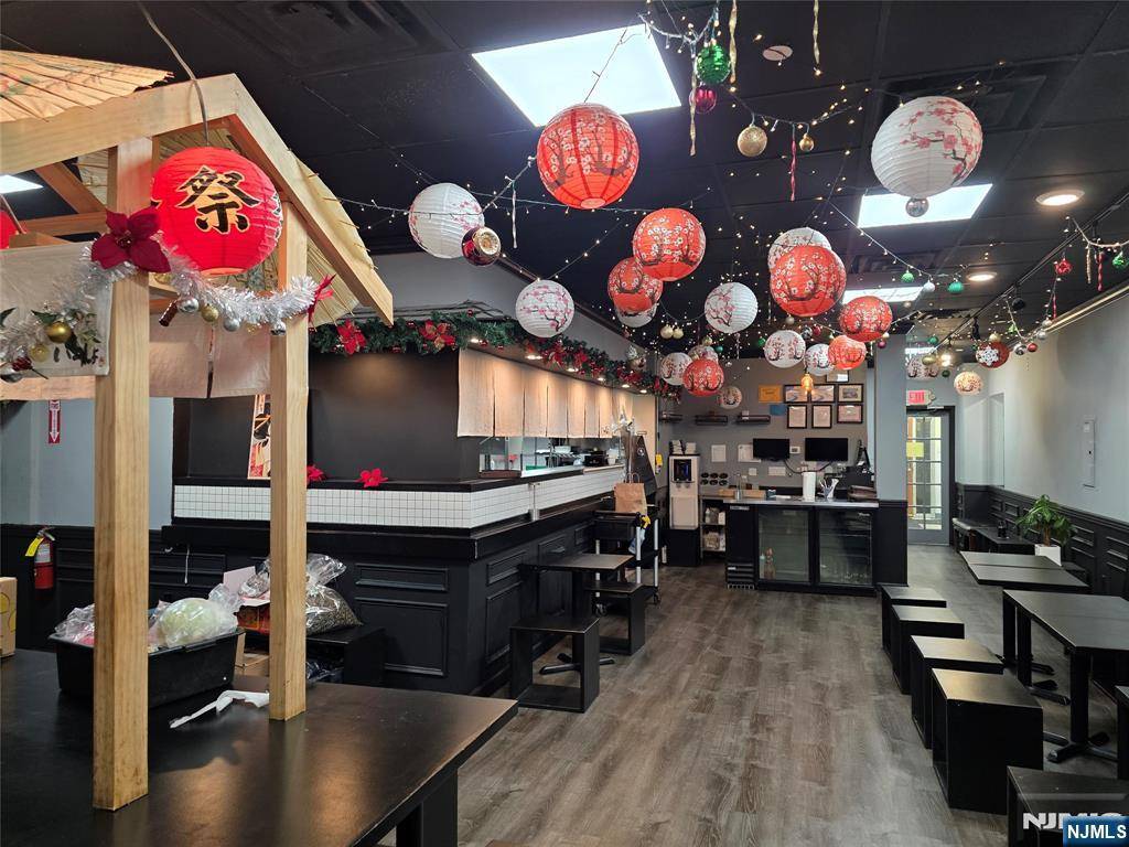Palisades Park, NJ 07650,232 D Broad AVE