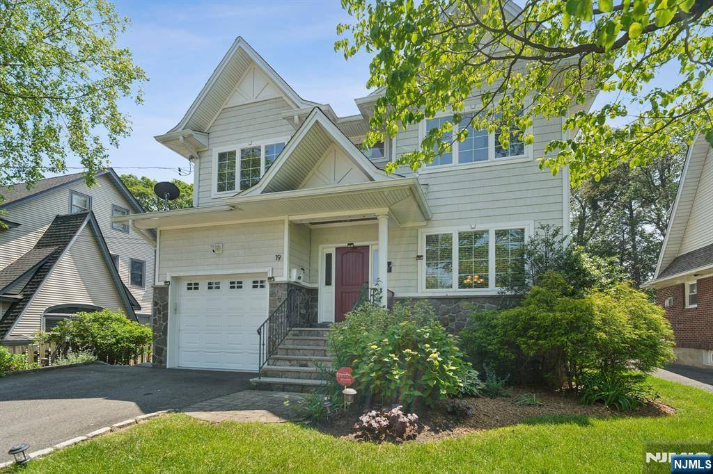 Glen Rock, NJ 07452,19 Grandview AVE