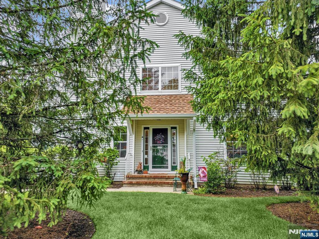 Hamburg, NJ 07419,17 Willow CIR #1004