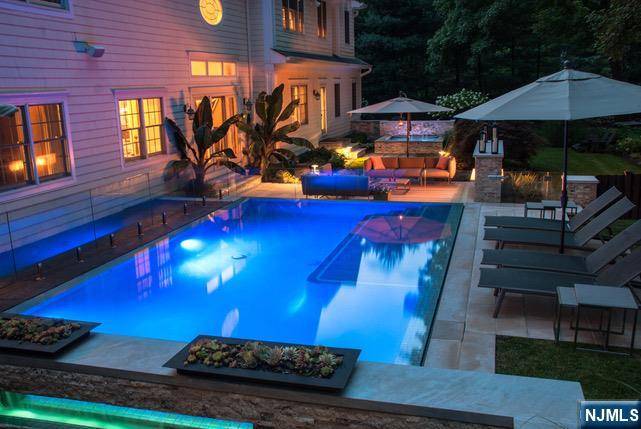 Upper Saddle River, NJ 07458,25 Weiss RD