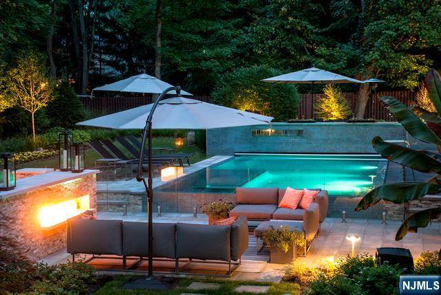 Upper Saddle River, NJ 07458,25 Weiss RD