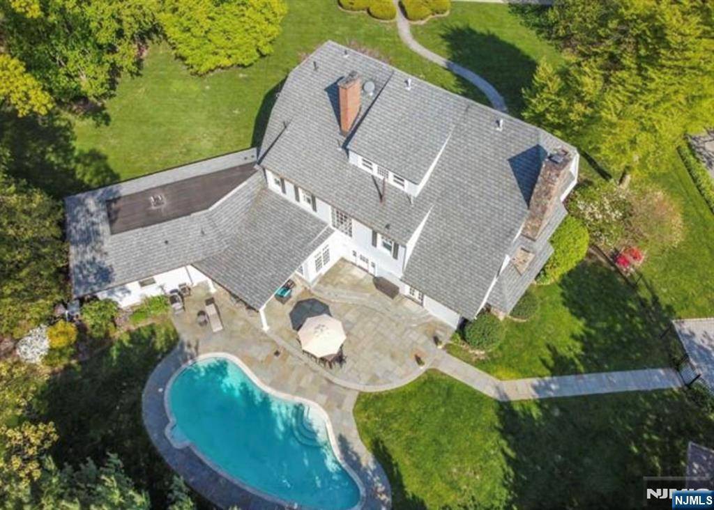 Ridgewood, NJ 07450,520 Heights RD