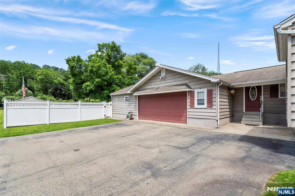 Pompton Lakes, NJ 07442,336 Ackerman PL