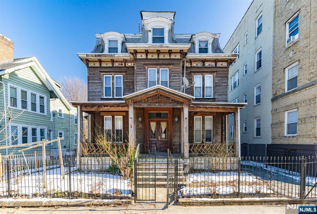 East Orange, NJ 07017,94 Ashland AVE