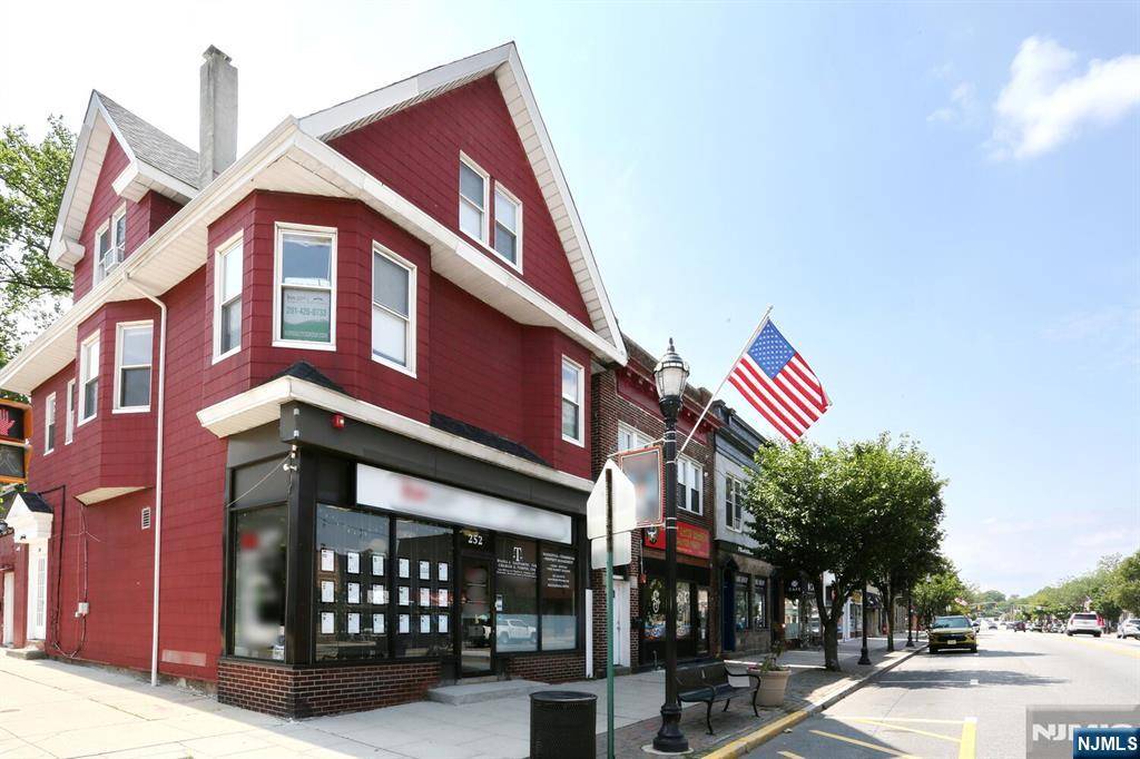Hasbrouck Heights, NJ 07604,252 Boulevard