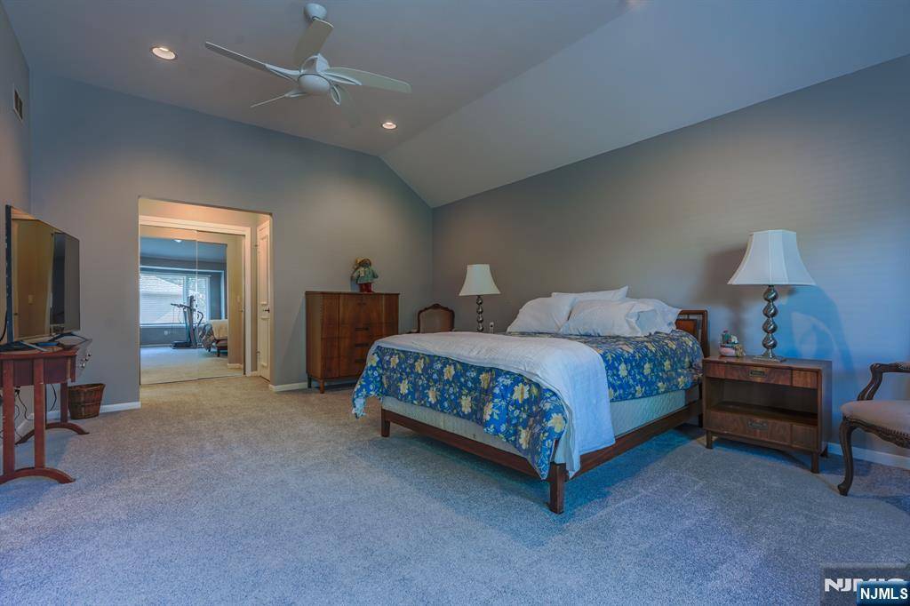 West Orange, NJ 07052,260 Clarken DR #148
