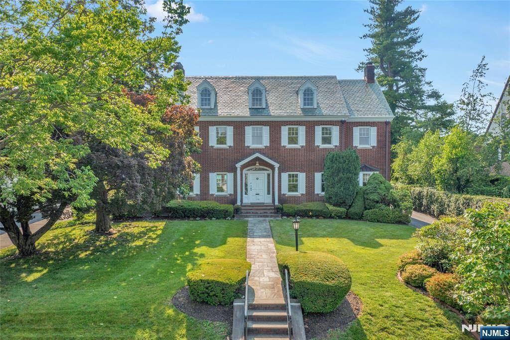 Glen Ridge, NJ 07028,176 Forest AVE