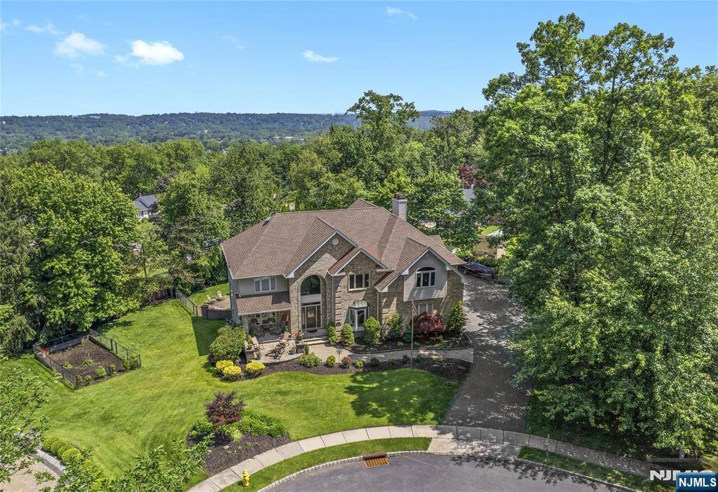 Wayne, NJ 07470,12 Woodland CT