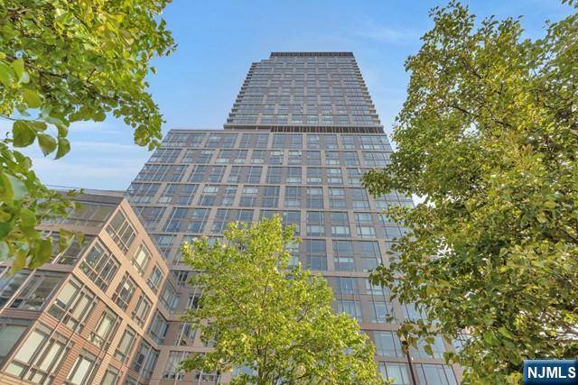 Jersey City, NJ 07310,75 Park LN #PH1-03