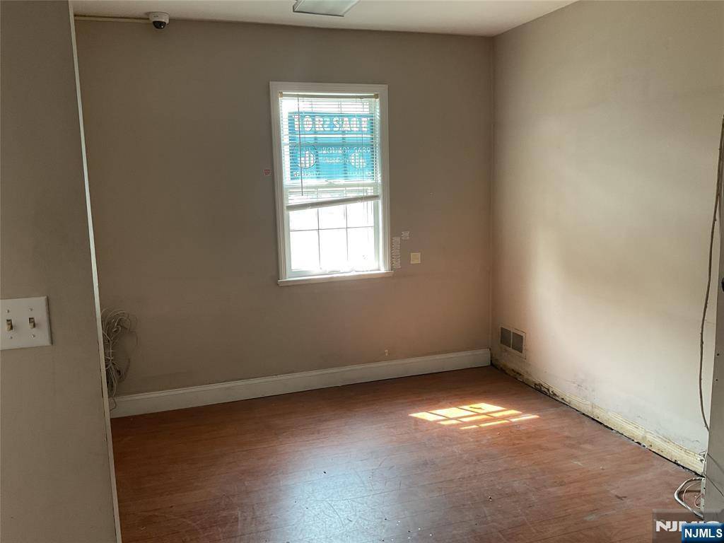 Teaneck, NJ 07666,751 Teaneck RD #8