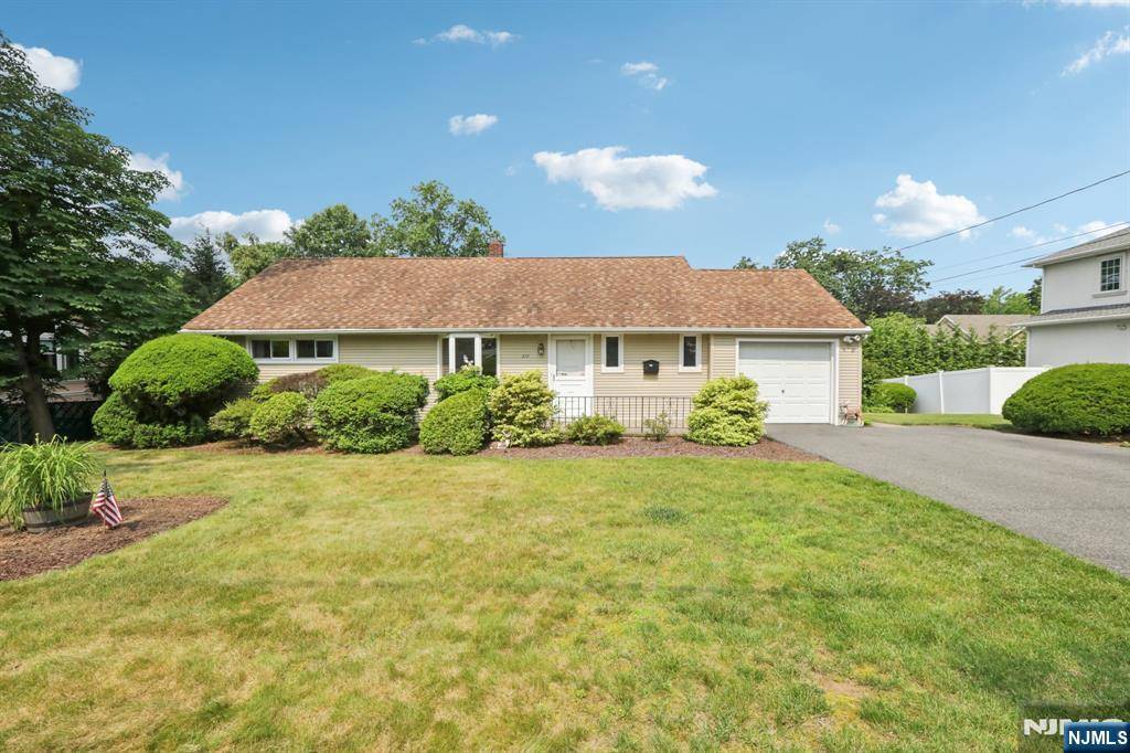 Paramus, NJ 07652,515 Salem ST