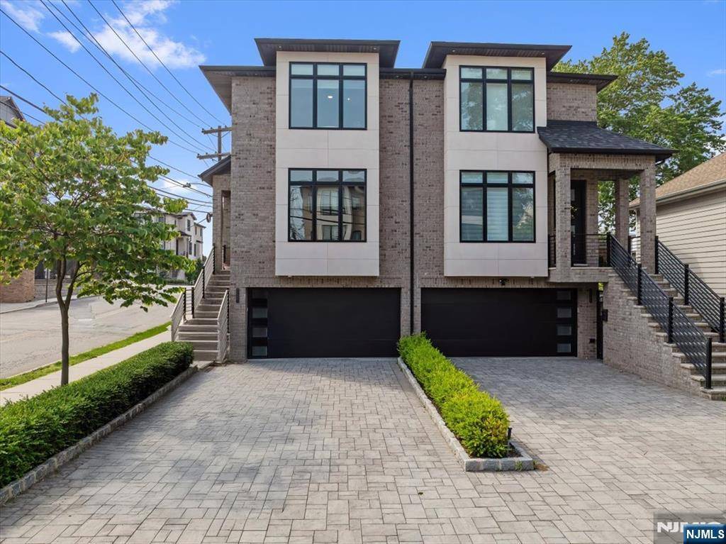 Fort Lee, NJ 07024,1553 West ST