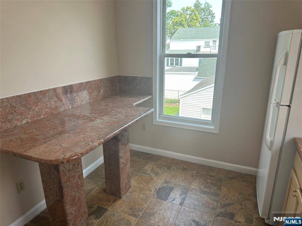 Carlstadt, NJ 07072,433 Jefferson ST #2