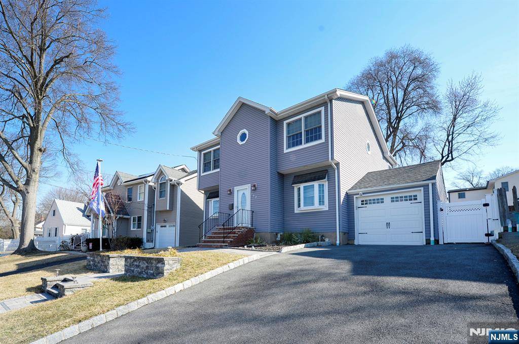Dumont, NJ 07628,103 Overlook DR
