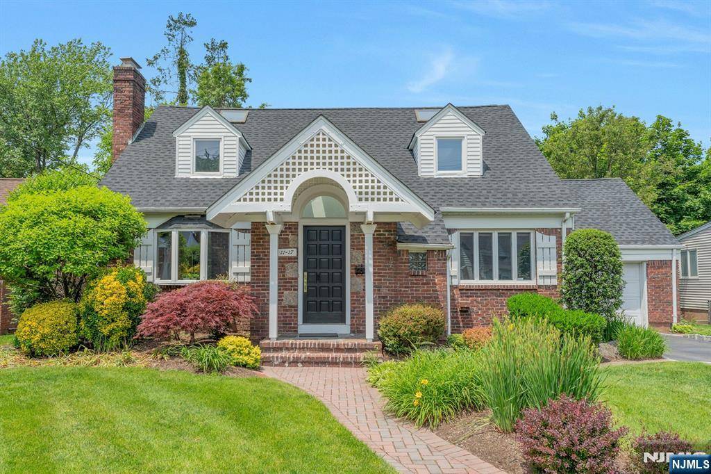 Fair Lawn, NJ 07410,11-17 Fairhaven PL