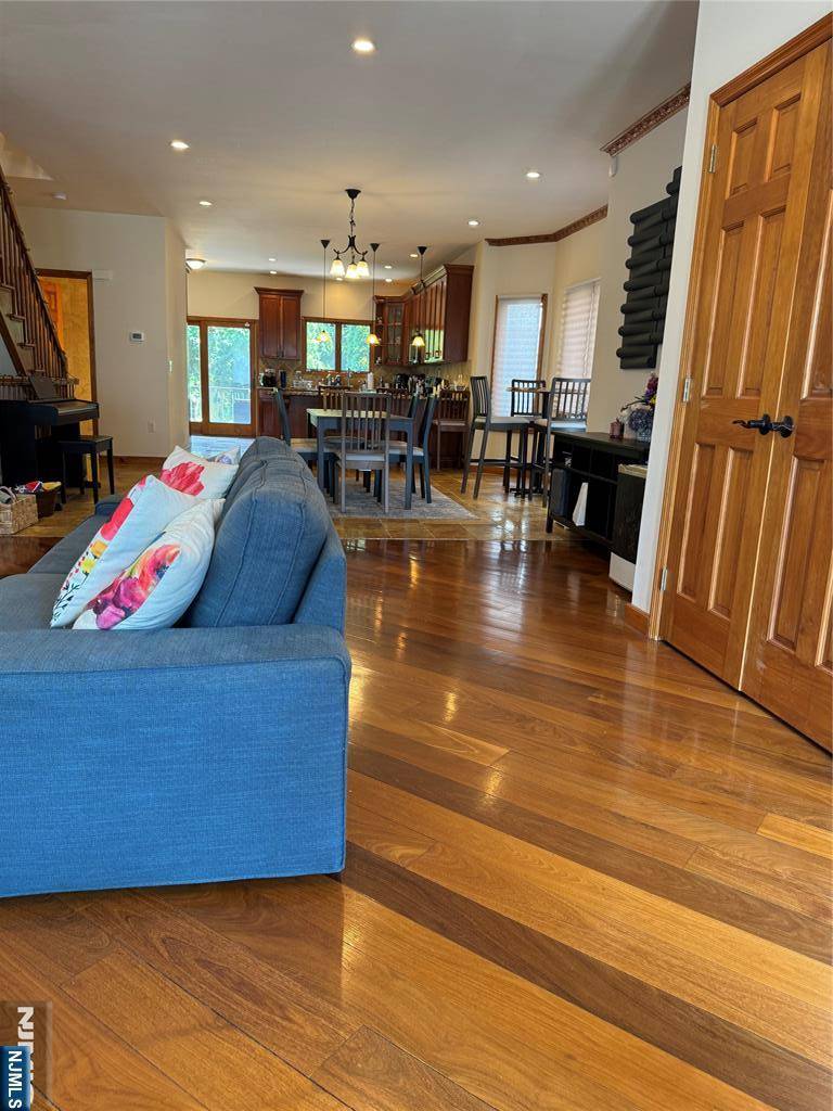 Palisades Park, NJ 07650,141 E Edsall