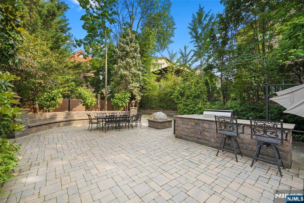 Palisades Park, NJ 07650,459 Hillside AVE #A