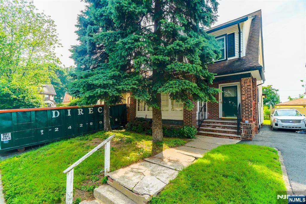 East Orange, NJ 07017,5 22nd ST