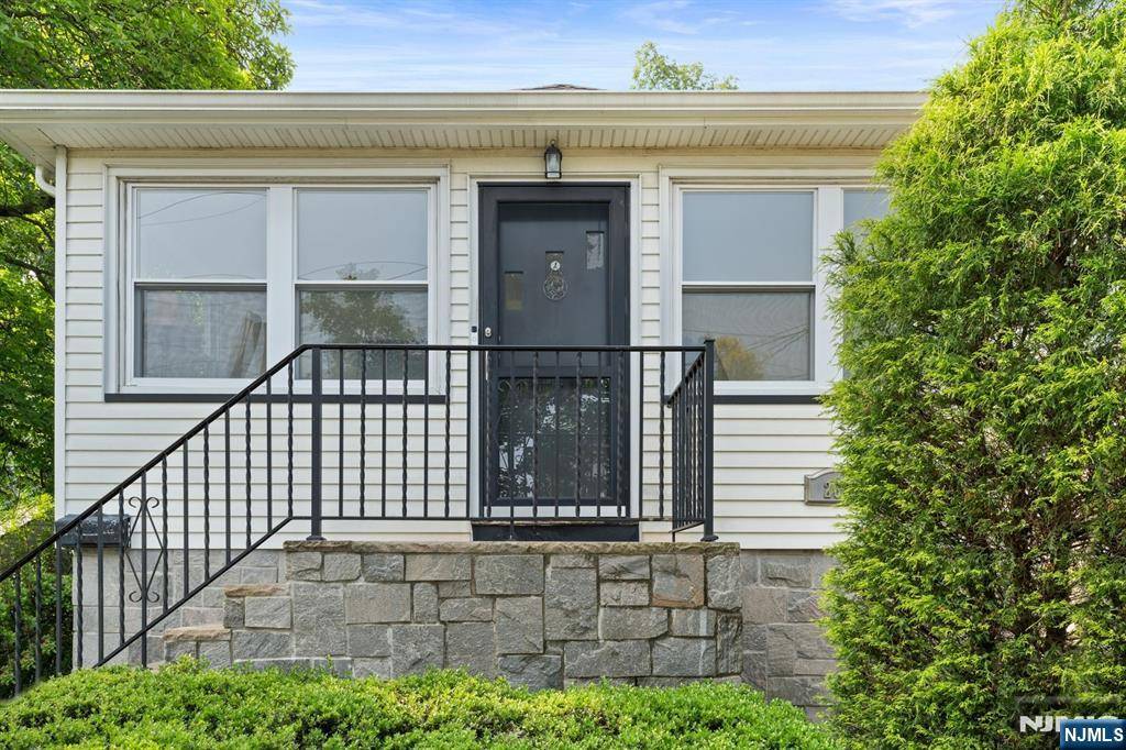 Hawthorne, NJ 07506,268 Warburton AVE