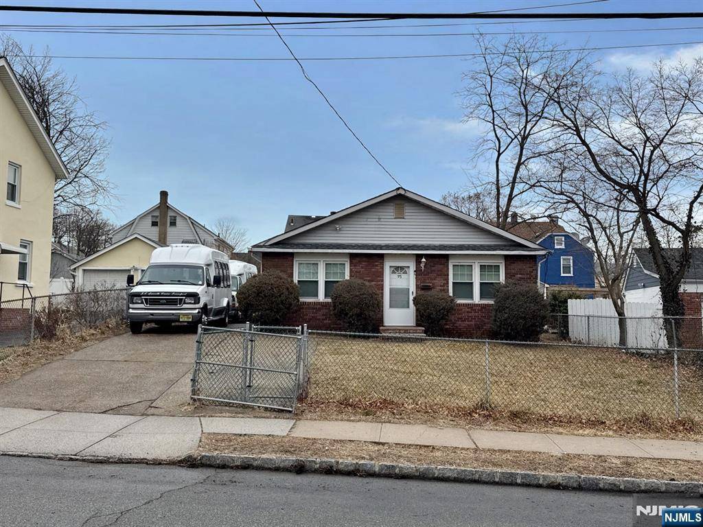West Orange, NJ 07052,95 Mitchell ST