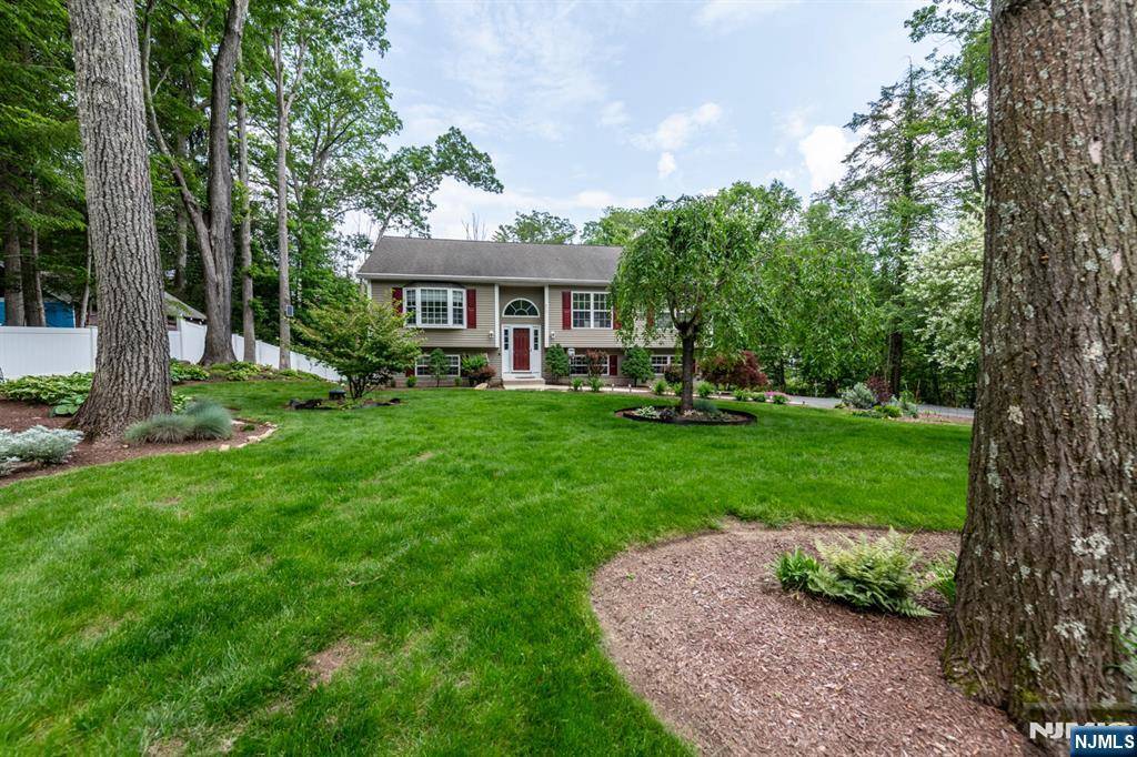 West Milford, NJ 07421,134 County RD