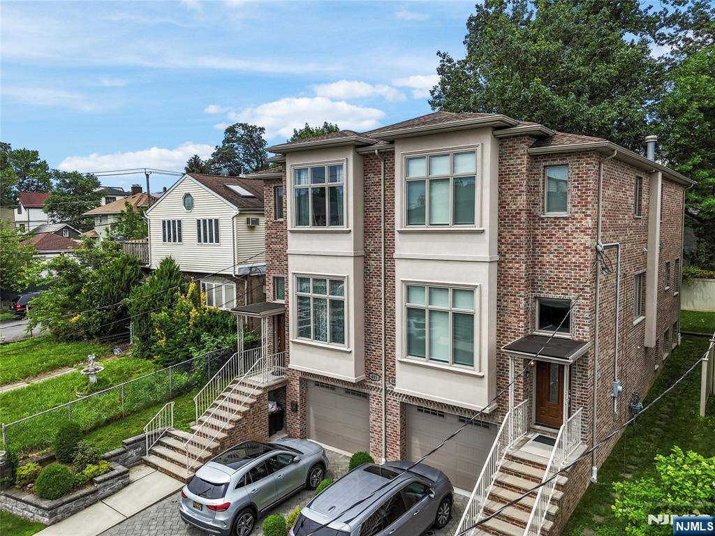 Cliffside Park, NJ 07010,405 Commercial AVE