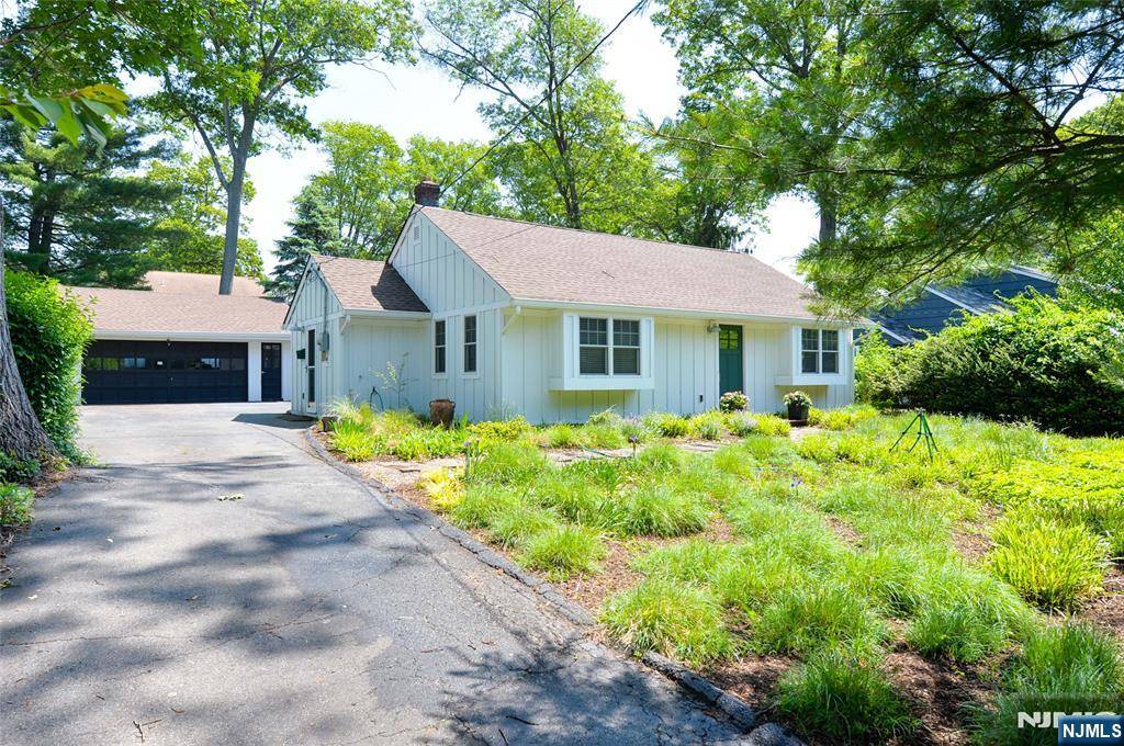 Wyckoff, NJ 07481,212 Godwin AVE