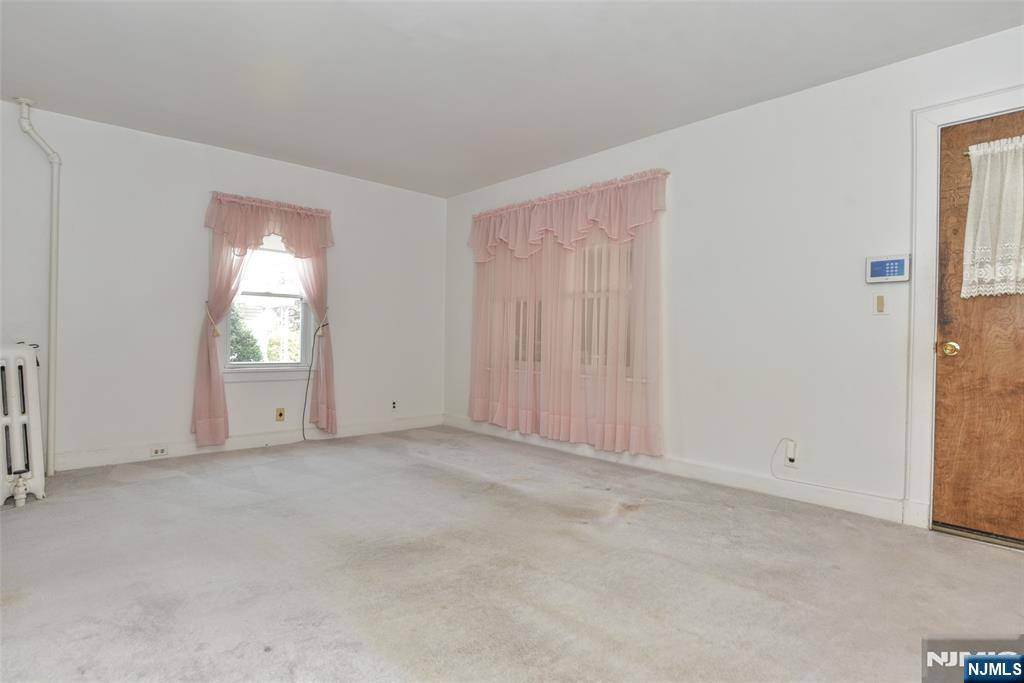 Hasbrouck Heights, NJ 07604,309 Ottawa AVE
