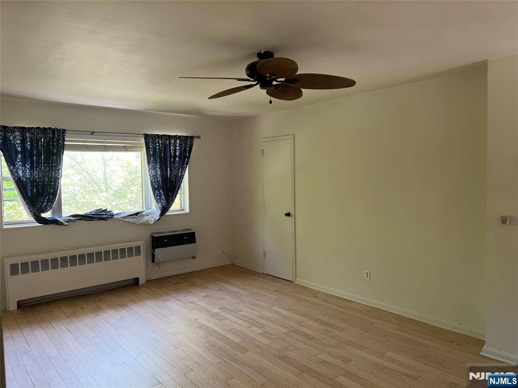 Fort Lee, NJ 07024,2401 6th ST #C3