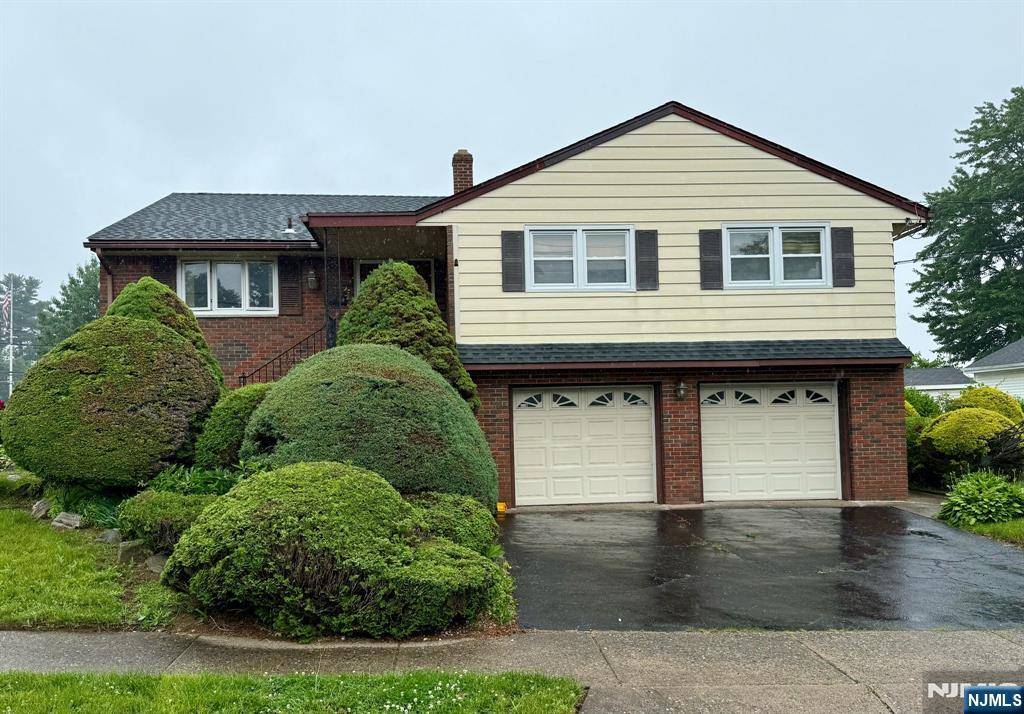 Clifton, NJ 07013,40 Thanksgiving LN